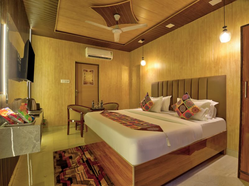 Hotel Midtown Inn Delhi — Rooms & Hospitality